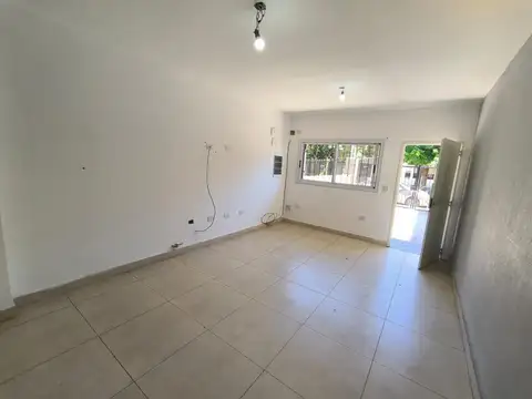 Depto Tipo Casa en Alquiler de 2 dormitorios
