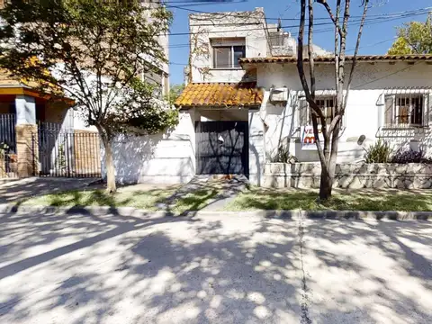 Chalet en Venta de 4 Ambientes en Olivos con Patio