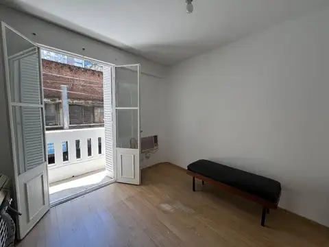 Departamento c/ balcón al frente SAN NICOLAS