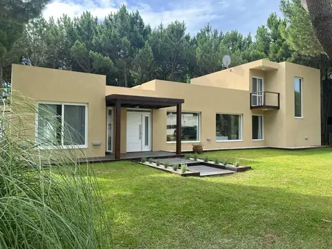 Casa sobre dos lotes Residencial I Costa Esmeralda