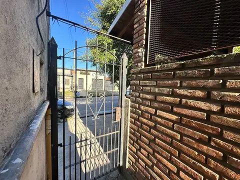 Depto Tipo Casa en Venta con 2 cocheras
