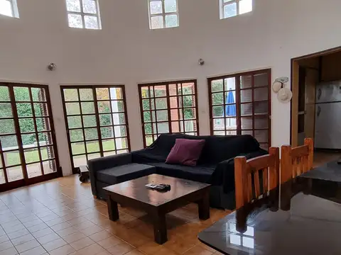 Quinta en Alquiler Temporal con 2 cocheras