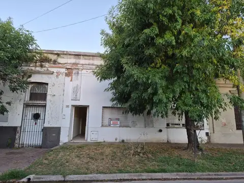 ARECO - CASA A RECICLAR - BUENA UBICACION - ANTIGUA