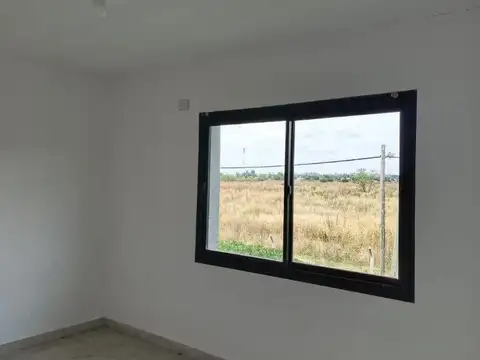 Casa 3 ambientes con 2 baños