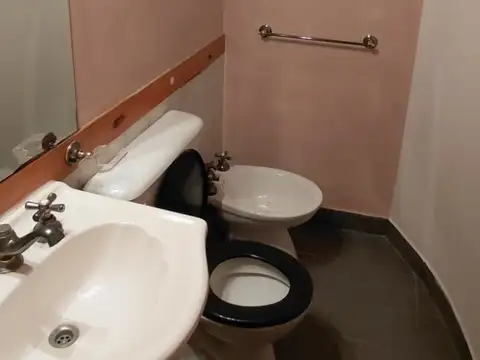 Depto Tipo Casa en Alquiler en Haedo, $ 800.000