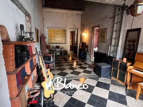 Casa 6 ambientes con 5 baños