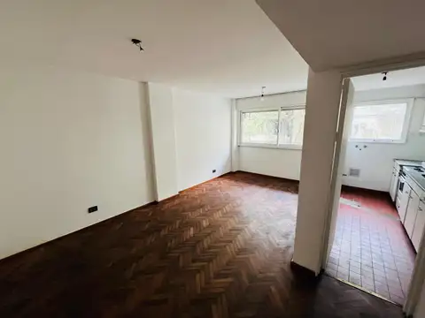 Presidente Roca 1382 - Piso 1 Con Patio