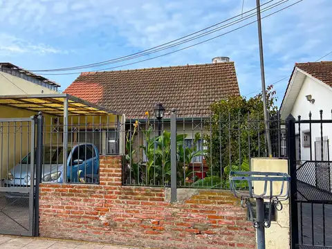venta casa 5 ambientes Villa Primera con local