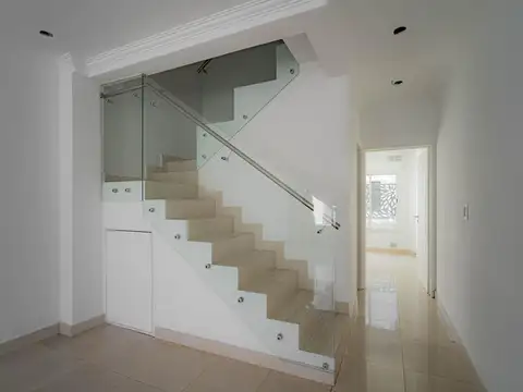 Depto Tipo Casa 4 ambientes con 2 baños