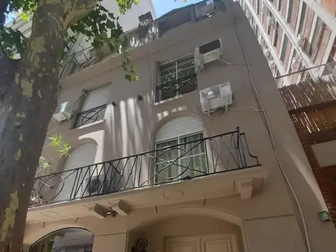 monoambiente en edificio de estilo francés.