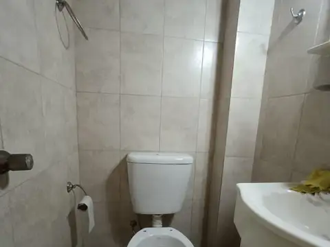 Local - Espacio comercial  en Tapiales