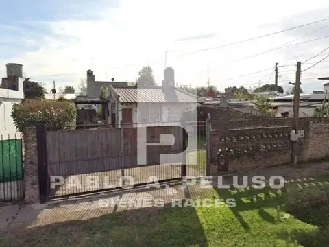 VENTA DOS CASAS, 2 Y 3 AMBIENTES. LIBERTAD, MERLO. ZONA OESTE. BUENOS AIRES