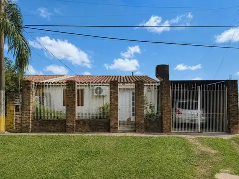 CASA | 3 DORMITORIOS | COCINA REFACCIONADA | PATIO | COCHERA | BARRANQUERAS