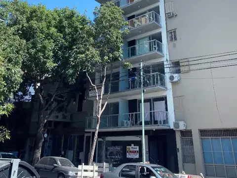 A Estrenar. SUPERLUMINOSO. Contrafrente con Balcón