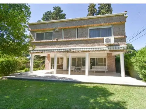 Casa céntrica en Funes