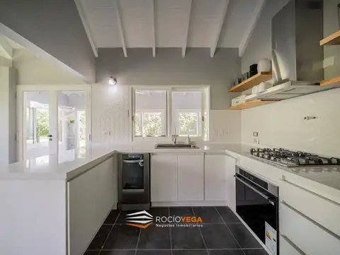 Casa 5 ambientes con 3 baños