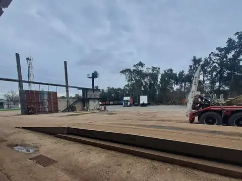 Cochera en Alquiler de 25  mts largo x 30  mts ancho