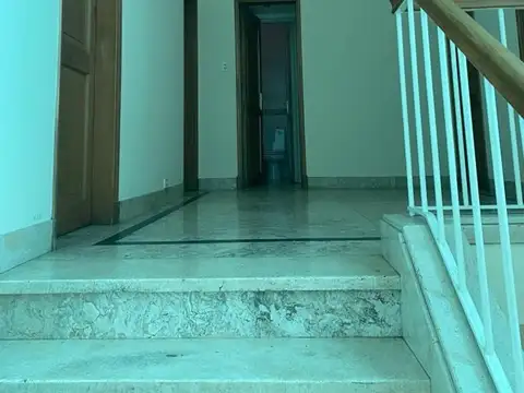 Lnda casa 4 dorm pileta jardin venta Rivadavia al 600