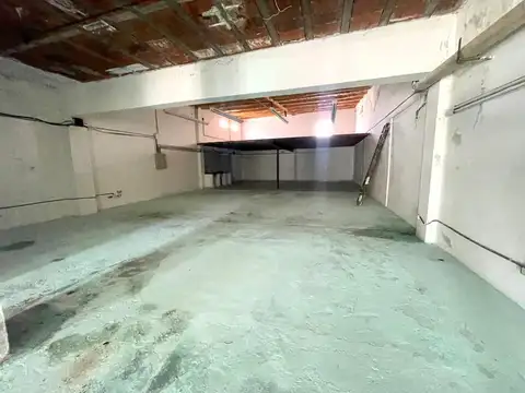 Galpón / Deposito en veta en Bella Vista