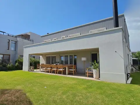 Casa en Venta al Este