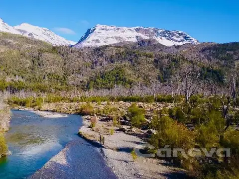 Campo en Cholila, Patagonia Argentina.