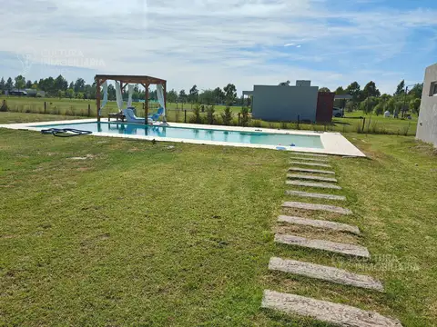 Casa 5 ambientes con 4 baños