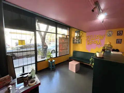 Alquiler Local con Amplia Vidriera en Colegiales