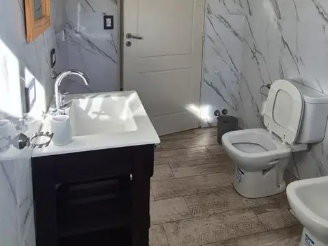 Casa 4 ambientes con 1 baño
