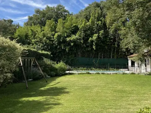 Casa 6 ambientes con 4 baños