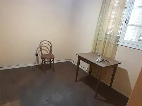 Casa en venta - 3 Dormitorios 3 Baños - 397Mts2 - Temperley