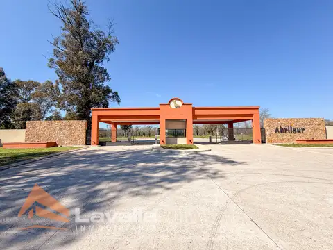 Terreno en Venta en Abrilsur, USD 110.000