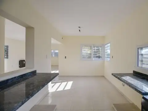 Casa 3 ambientes con 2 baños