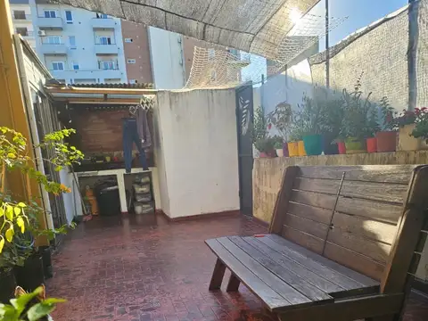 VENTA   PH 3 AMB. CON TERRAZA. SIN EXPENSAS, APTO CREDITO. CASEROS CENTRO