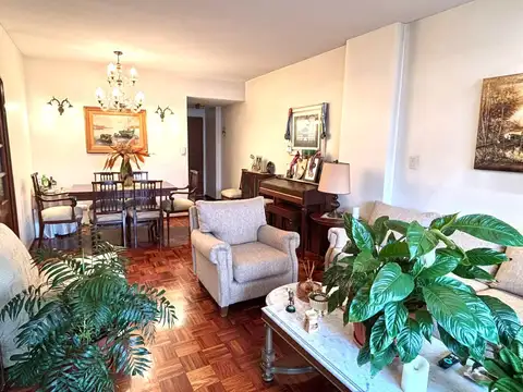 Avenida Coronel Esteban Bonorino 200
