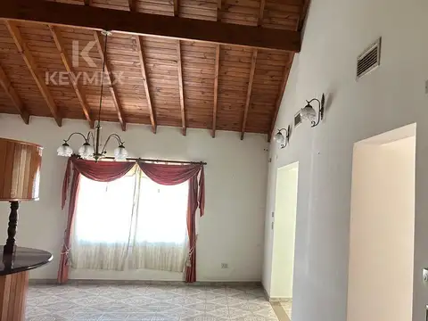 Casa 5 ambientes con 3 baños