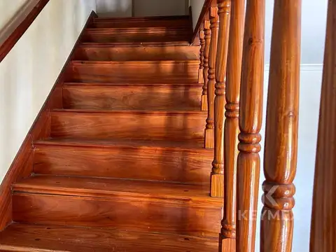 Casa en Venta con 10 cocheras