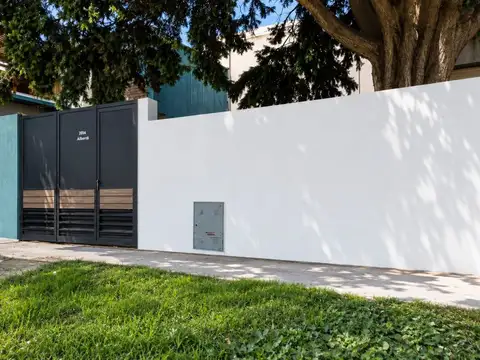 OPORTUNIDAD VENTA CASA DE 3 AMBIENTES MORON, IDEAL INVERSION