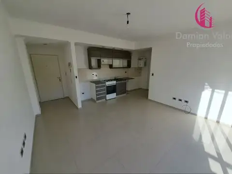 HERMOSO DPTO 2 AMBIENTES AL FTE C/BALCON. MUY LUMINOSO.