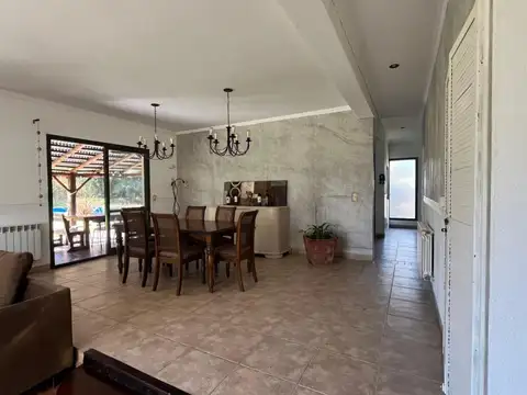 Casa en Venta con 6 cocheras