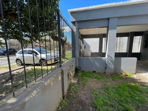 Avenida Carlos Pellegrini 900