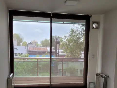 Departamento con cochera en alquiler en Echesortu.