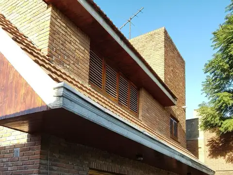 Casa en Venta en Barrio Parque Calchaqui, USD 260.000