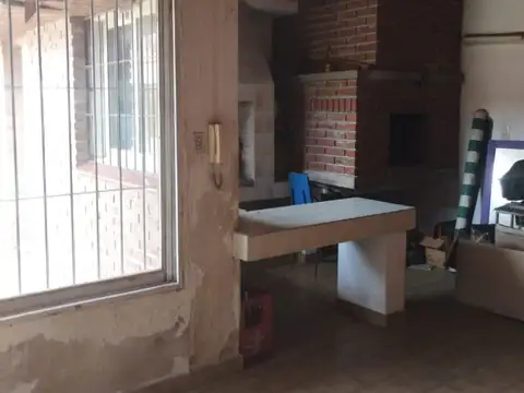 Casa en Venta con 4 cocheras