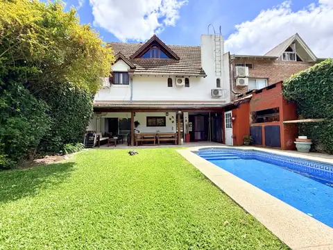 Casa en venta con pileta en el bajo de San Isidro