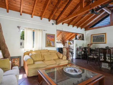 Depto Tipo Casa 4 ambientes con 3 baños