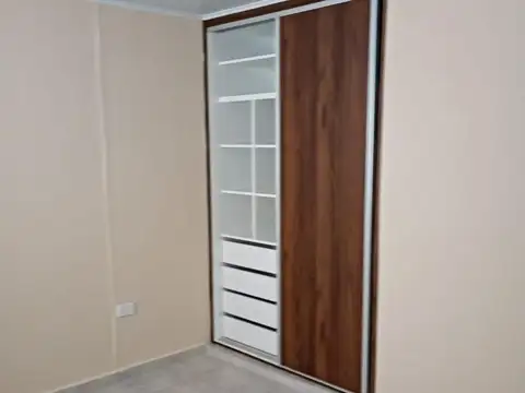 Casa en Alquiler con 1 cochera
