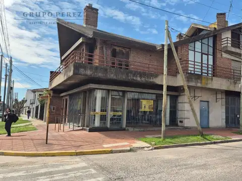 Local  con vivienda 490 m2 en Quilmes Oeste venta retasado