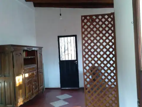 Casa 2 ambientes con 2 baños