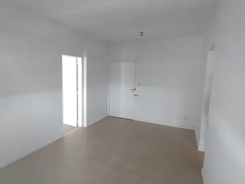 Departamento en Alquiler en Ramos Mejia, $ 650.000