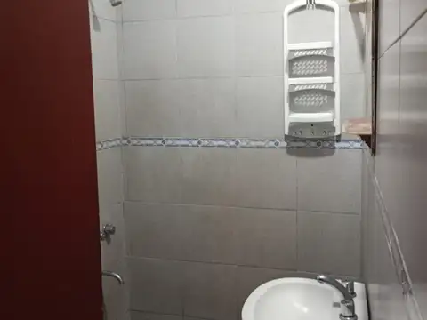 DOS DEPTOS EN ESQUINA DE BERAZATEGUI U$S 40.000.- Y CUOTAS